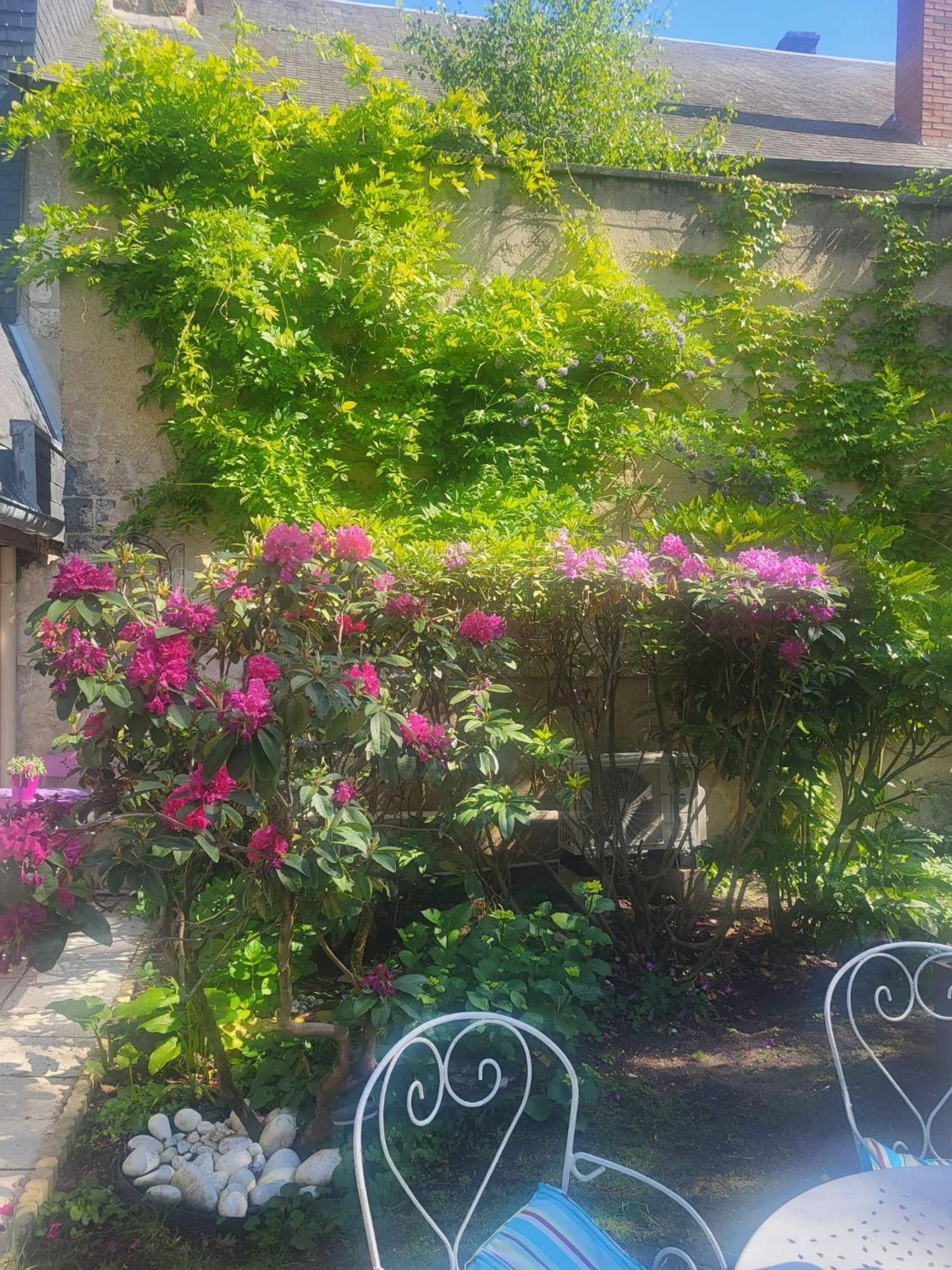 Au Puits De L'Abbaye Apartamento Bourges Exterior foto